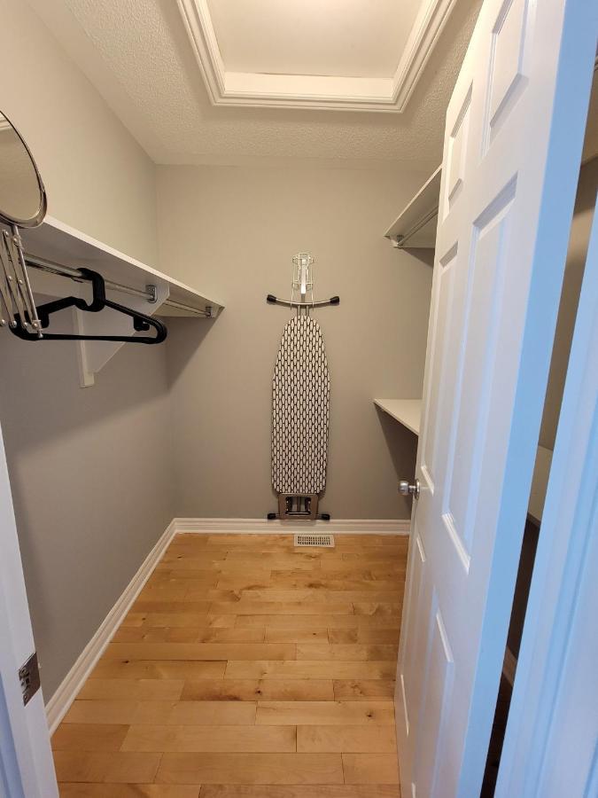 Cozy 3 Bedroom Town House 20 Min From Ottawa Down Town And Airport Ngoại thất bức ảnh